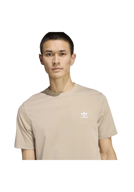 T-shirt Adidas Originals Trefoil Essentials Stone Khaki Uomo ADIDAS ORIGINALS | T-shirt | KE1189-
